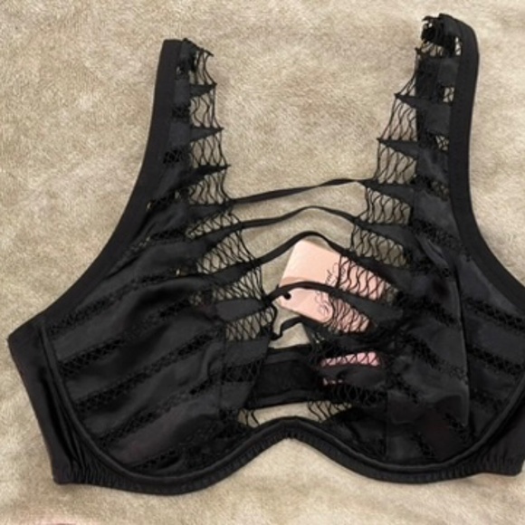 Rayna Caged Cutout Demi High Neck Bra - Picture 6 of 9